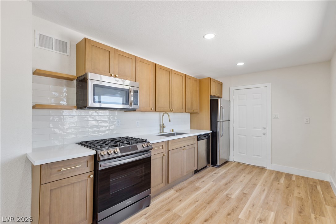513 Kasper Avenue