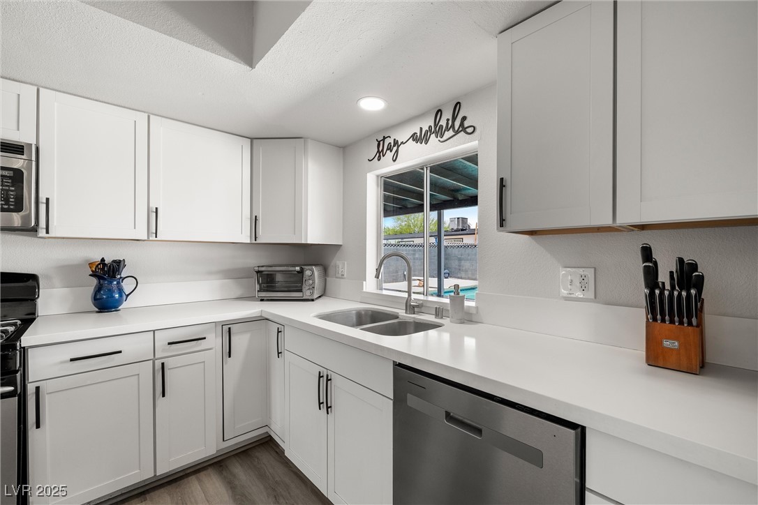 Las Vegas, Nevada 89145, United States, 4 Bedrooms Bedrooms, ,3 BathroomsBathrooms,Residential,Active,176038