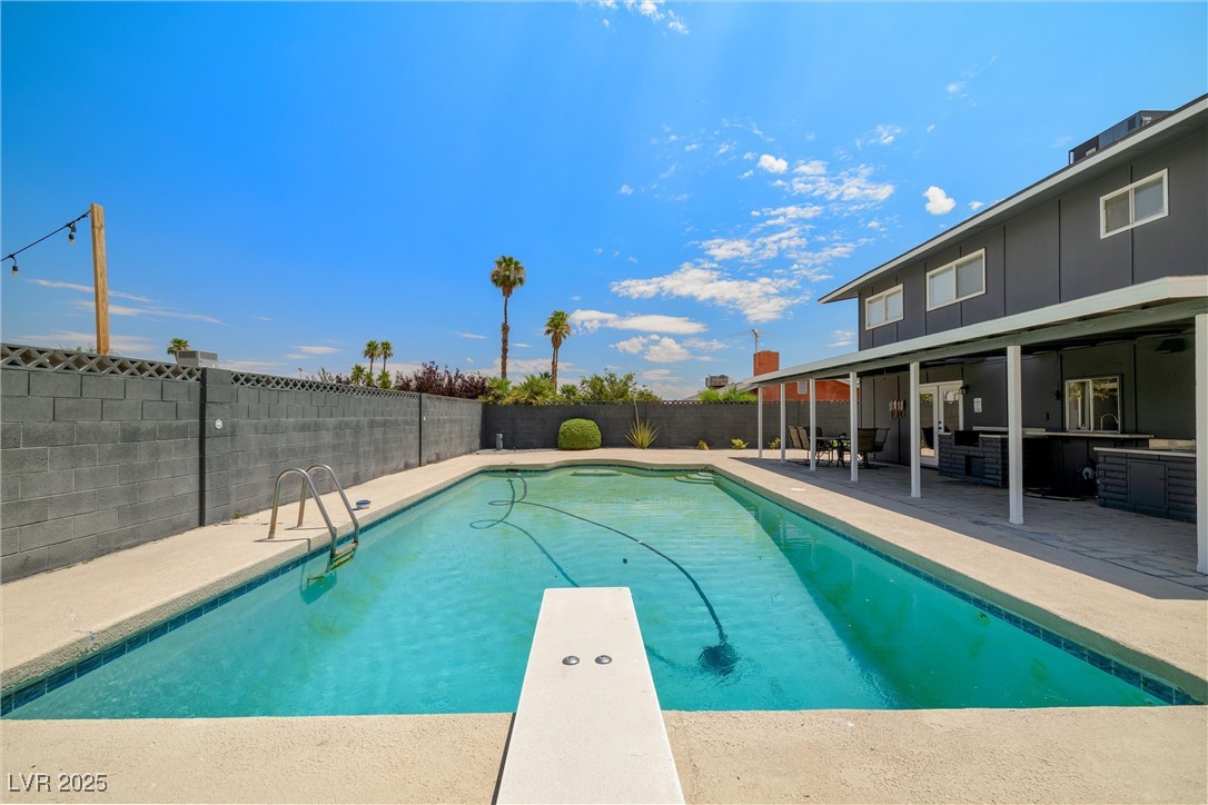 Las Vegas, Nevada 89145, United States, 4 Bedrooms Bedrooms, ,3 BathroomsBathrooms,Residential,Active,176038