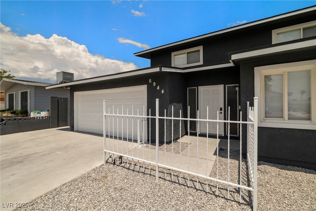 Las Vegas, Nevada 89145, United States, 4 Bedrooms Bedrooms, ,3 BathroomsBathrooms,Residential,Active,176038