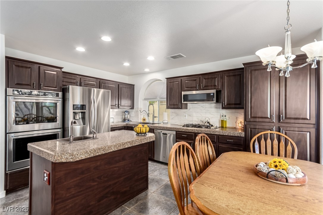 9608 Crystal Cup Circle