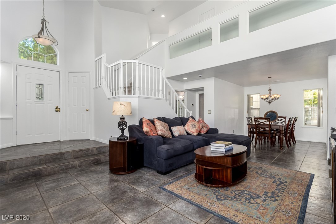 9608 Crystal Cup Circle