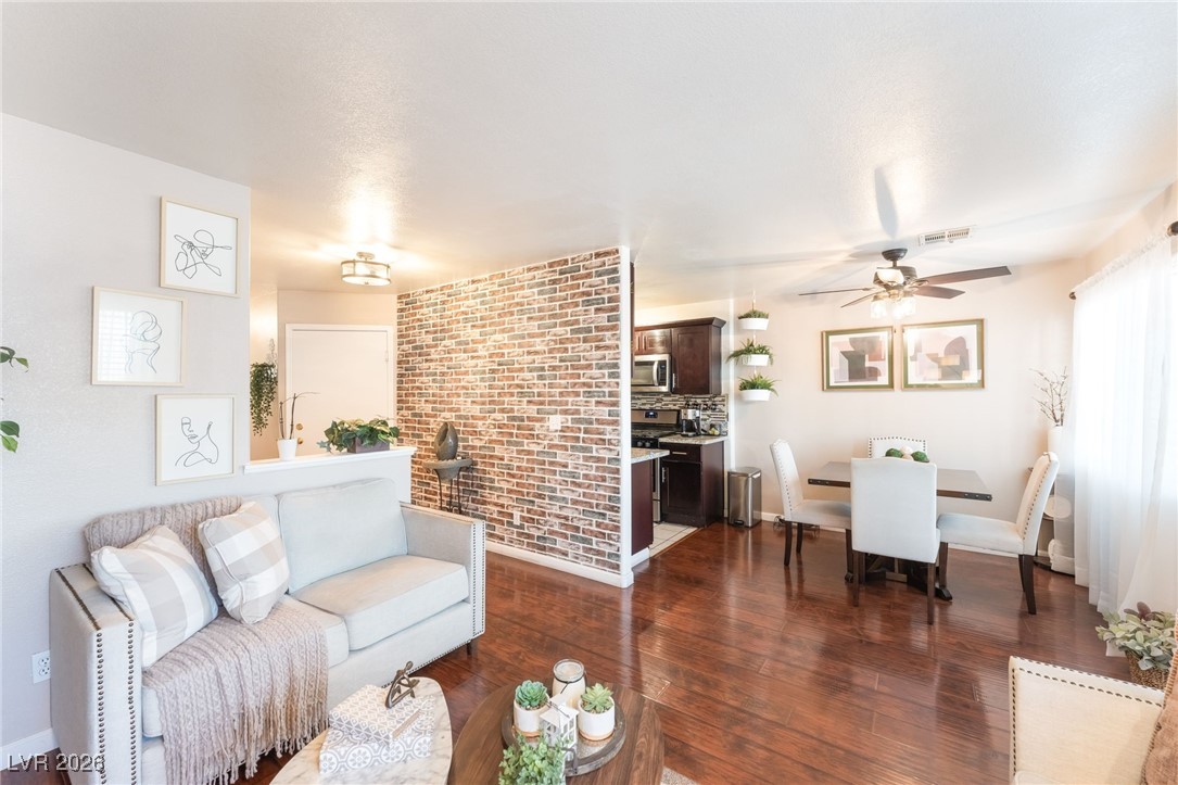 5330 E Charleston Boulevard 6