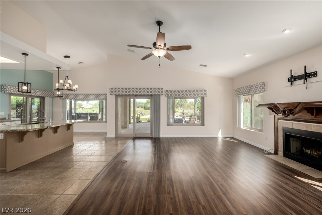 1255 Country Club