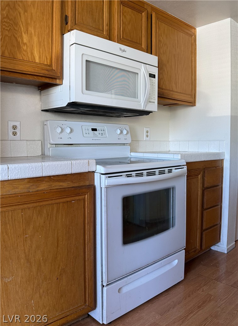 3375 E Tompkins Avenue 158