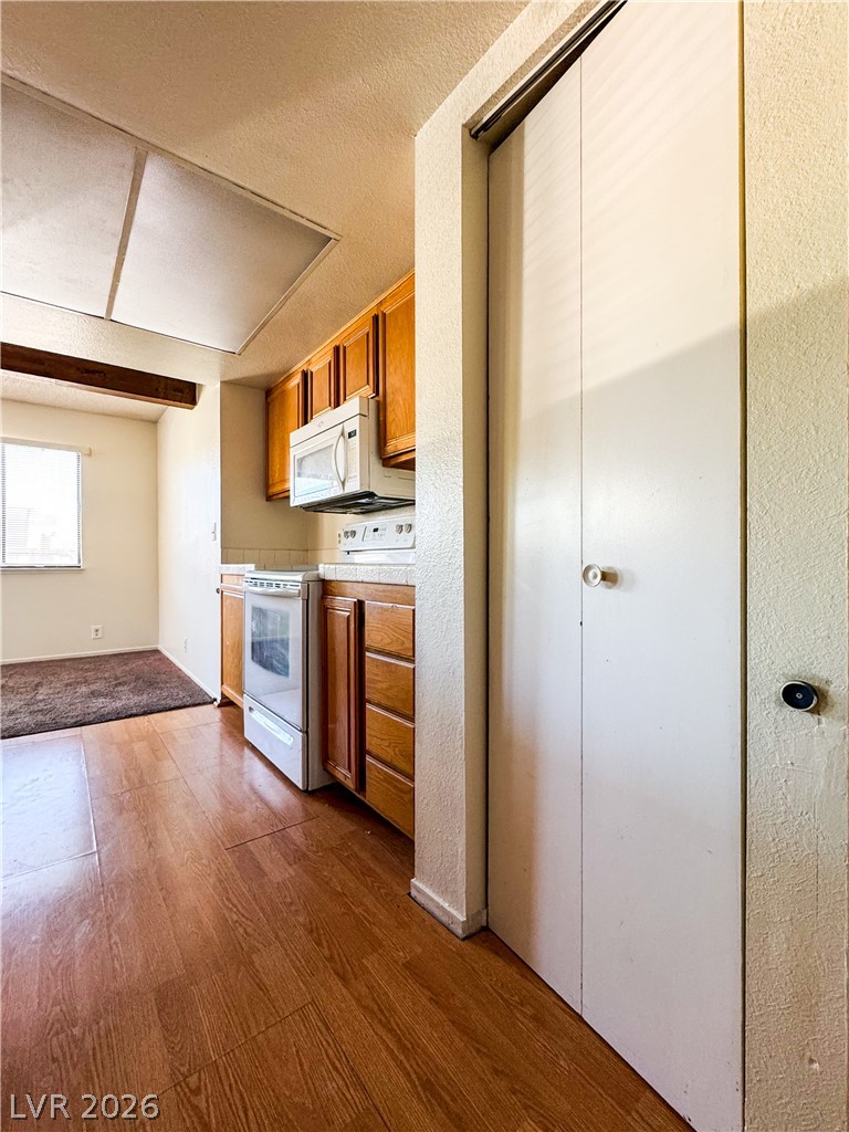 3375 E Tompkins Avenue 158