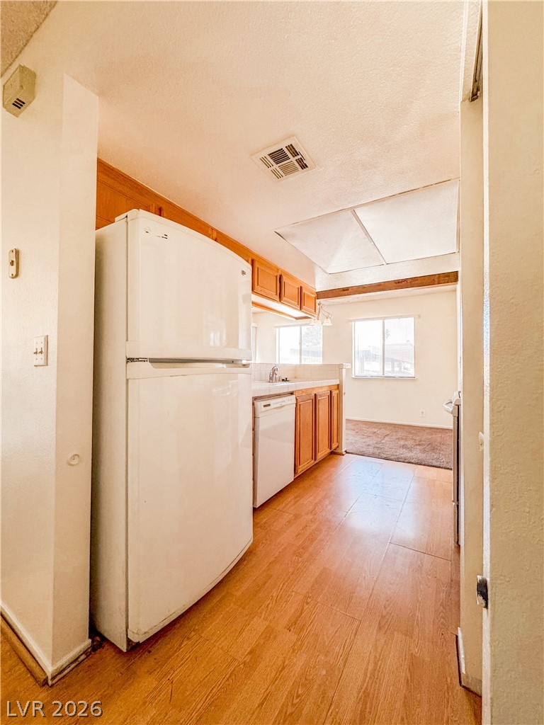 3375 E Tompkins Avenue 158