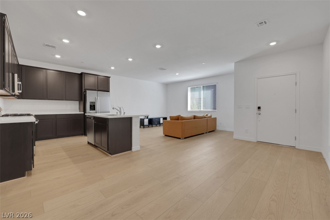 1526 Eva Crossing Place