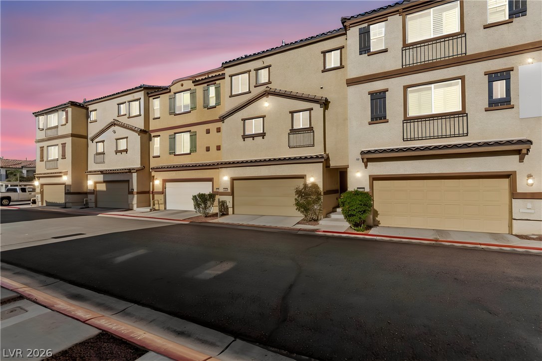 1525 Spiced Wine Avenue 27104