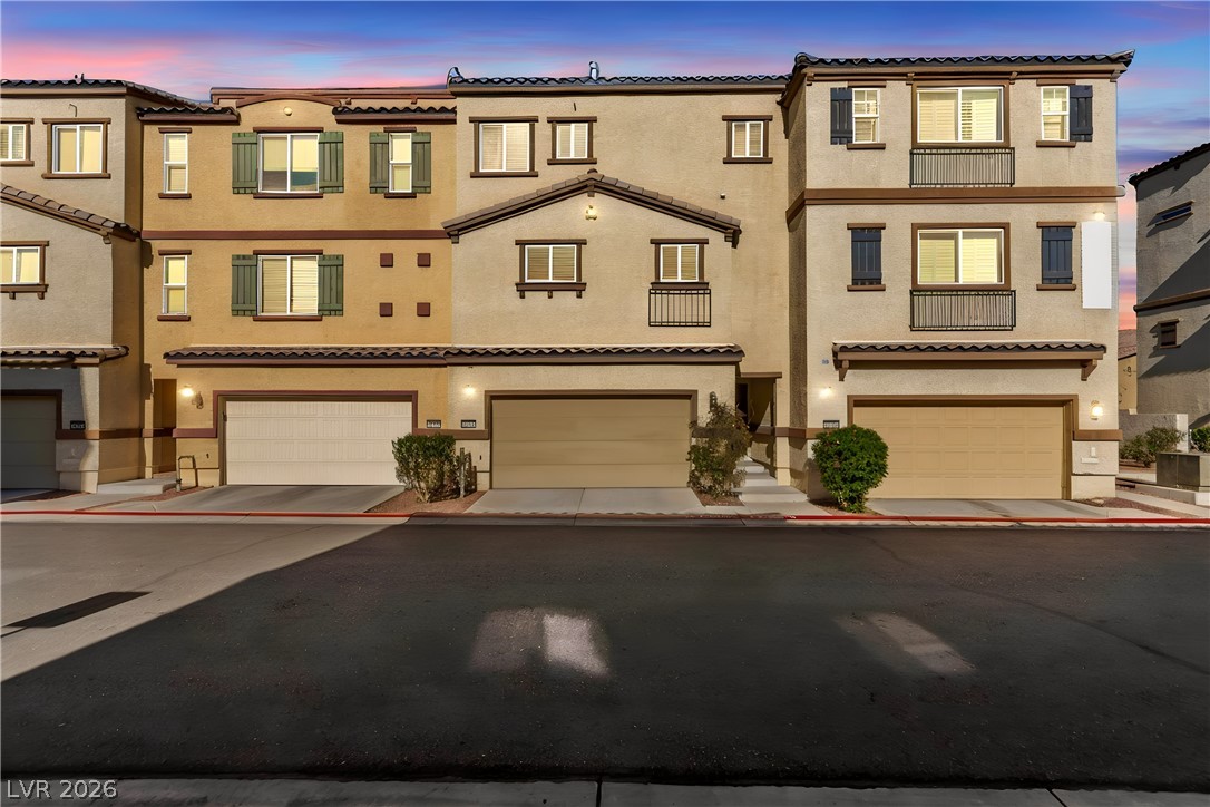 1525 Spiced Wine Avenue 27104