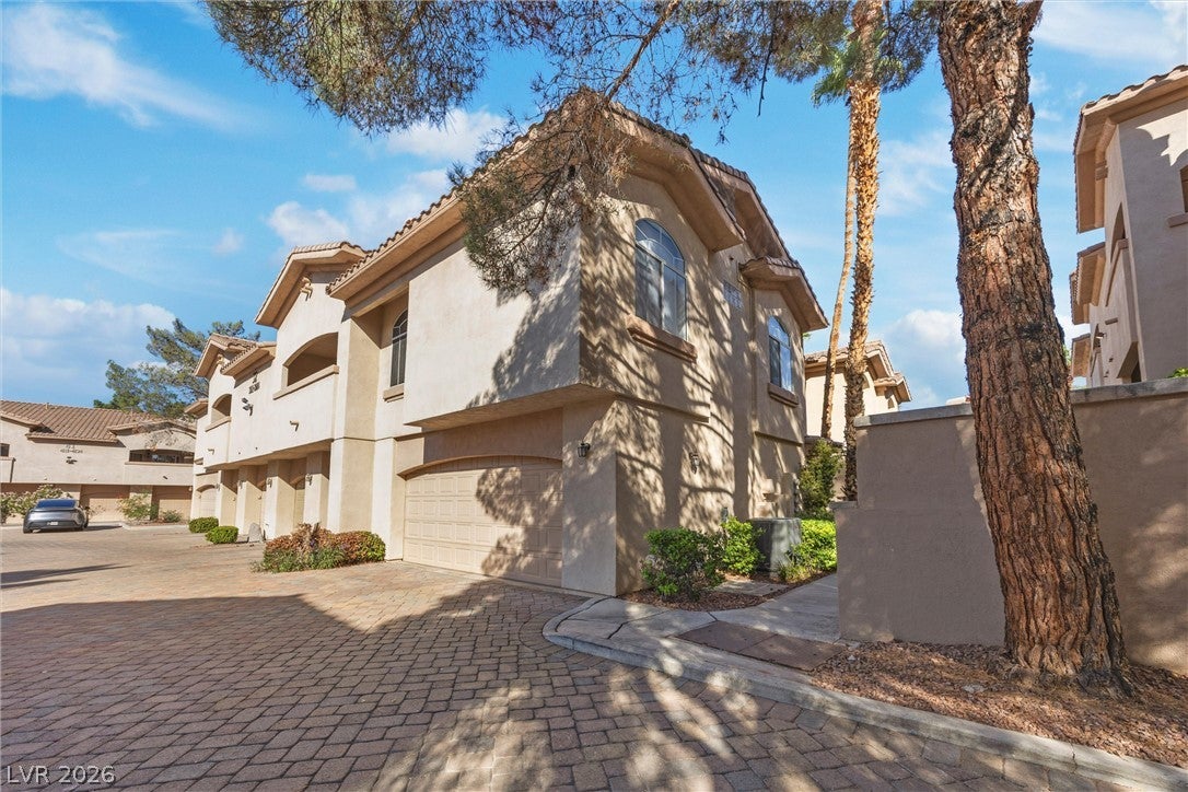 2050 W Warm Springs Road 3221