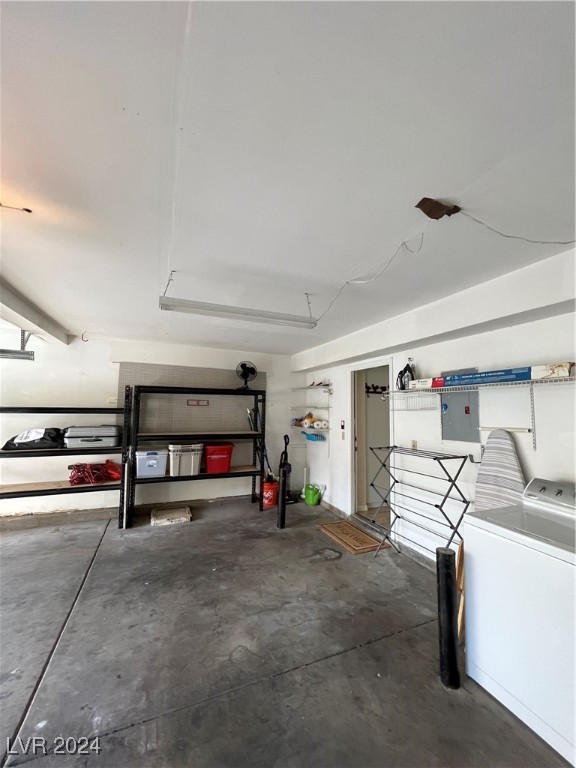 Las Vegas, Nevada 89117, United States, 2 Bedrooms Bedrooms, ,2 BathroomsBathrooms,Residential,Active,27241