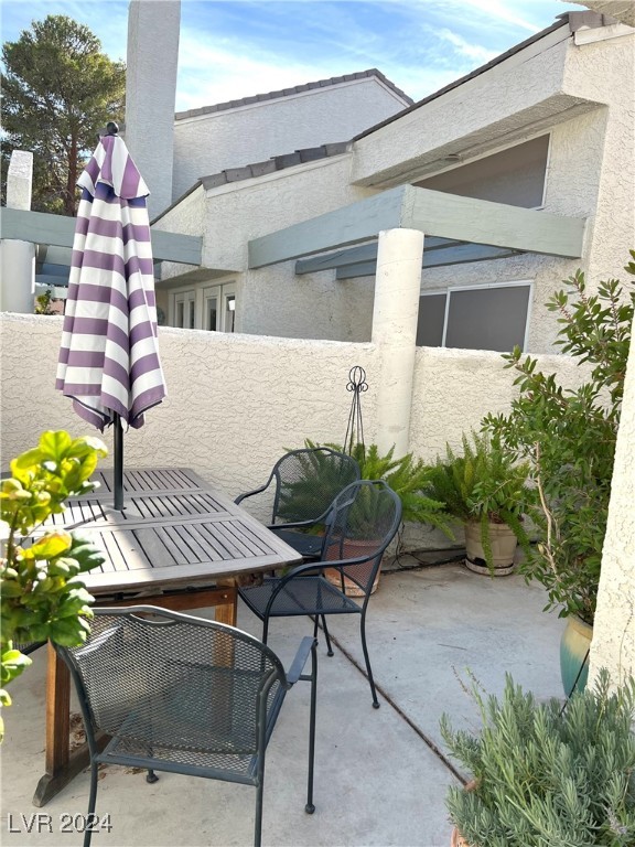 Las Vegas, Nevada 89117, United States, 2 Bedrooms Bedrooms, ,2 BathroomsBathrooms,Residential,Active,27241