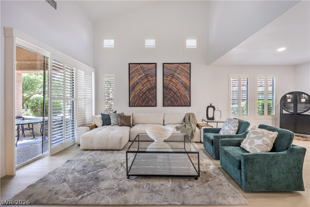 1912 Summer Pine Court 103