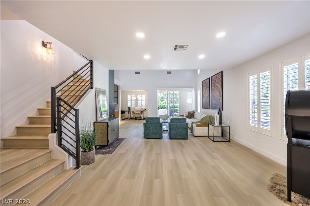 1912 Summer Pine Court 103