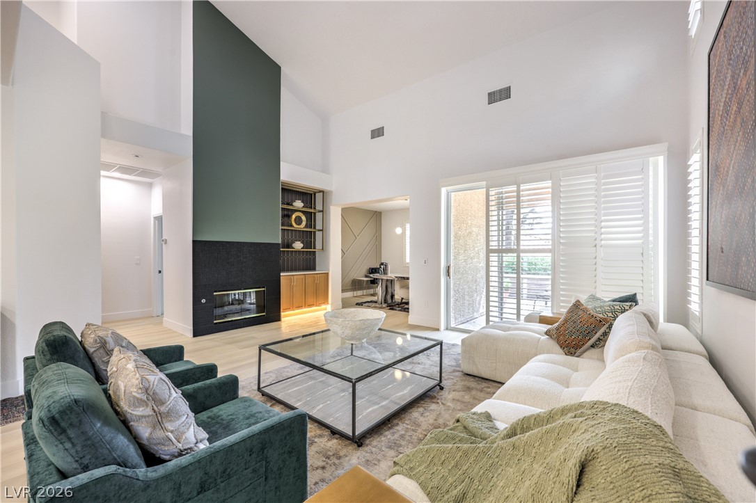 1912 Summer Pine Court 103