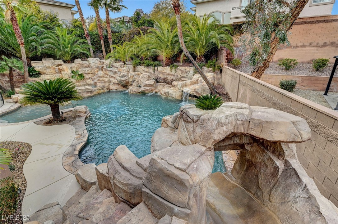 Las Vegas, Nevada 89144, United States, 4 Bedrooms Bedrooms, ,4 BathroomsBathrooms,Residential,Pending,10021