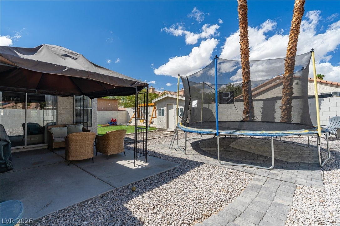 4927 Rancho Domingo Court
