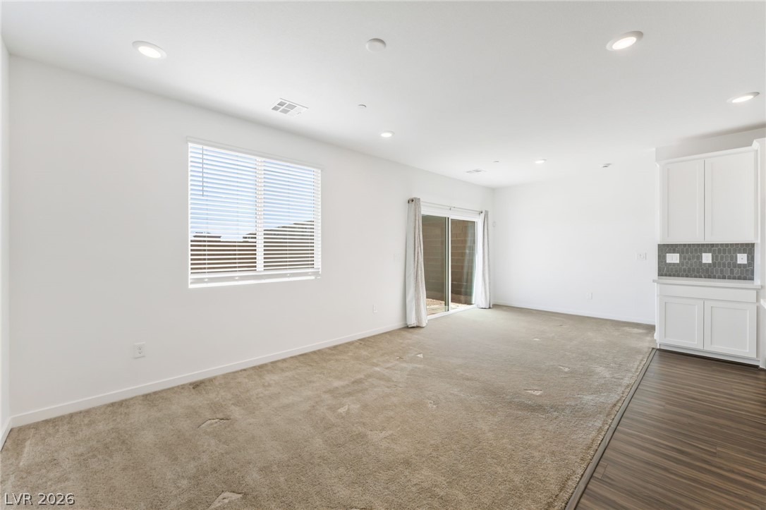 9595 Elijah Pointe Avenue