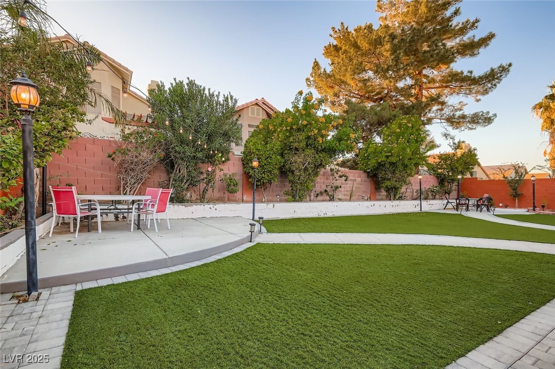 Henderson, Nevada 89014, United States, 3 Bedrooms Bedrooms, ,3 BathroomsBathrooms,Residential,Active,241361