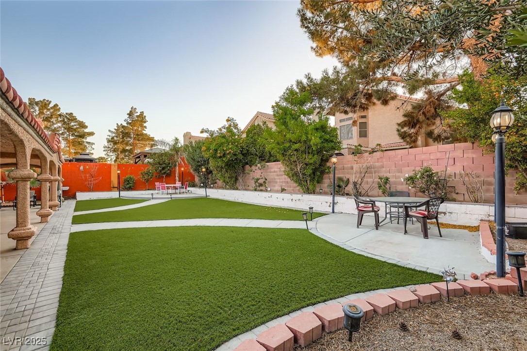 Henderson, Nevada 89014, United States, 3 Bedrooms Bedrooms, ,3 BathroomsBathrooms,Residential,Active,241361