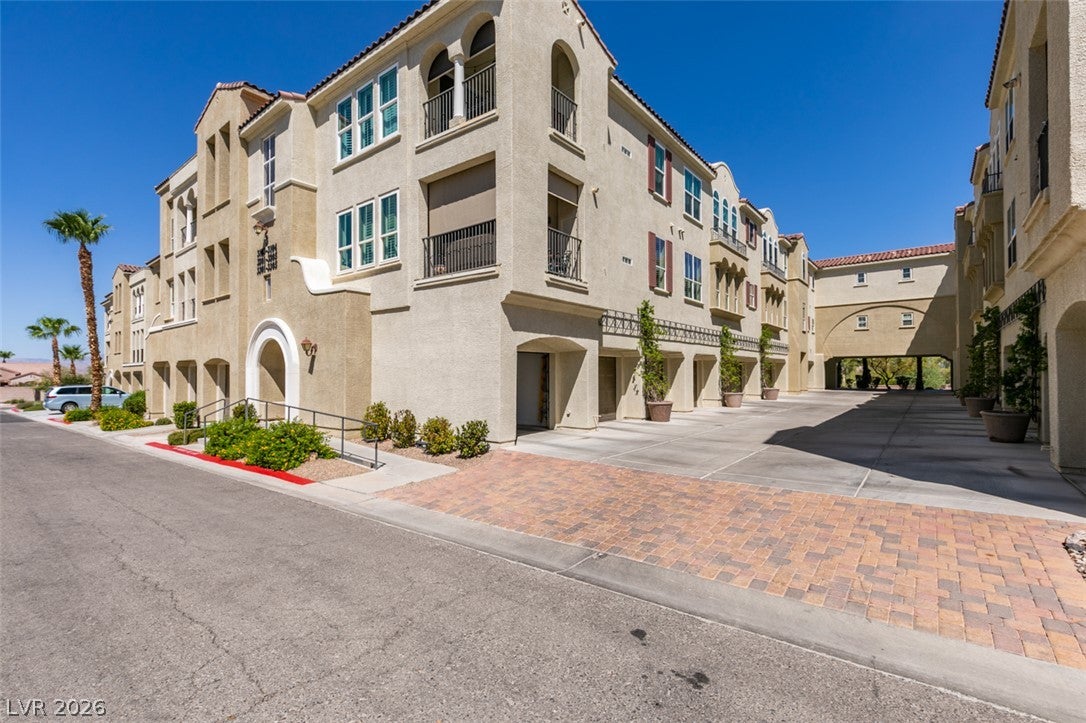 2555 Hampton Road 3203