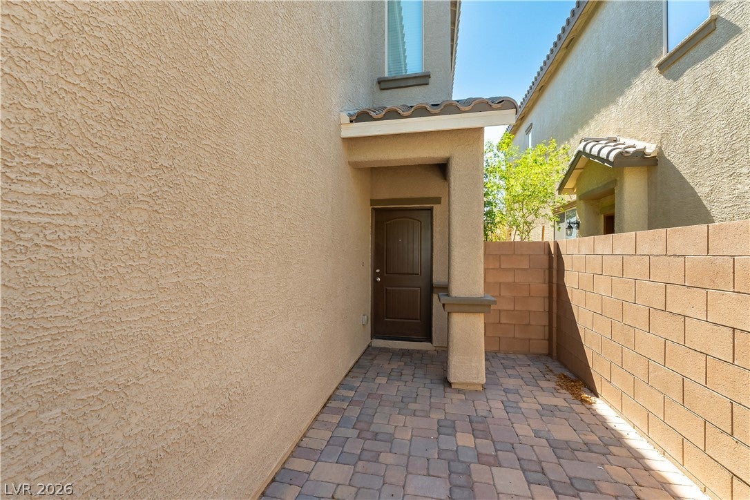 2589 Champagne Topaz Lane