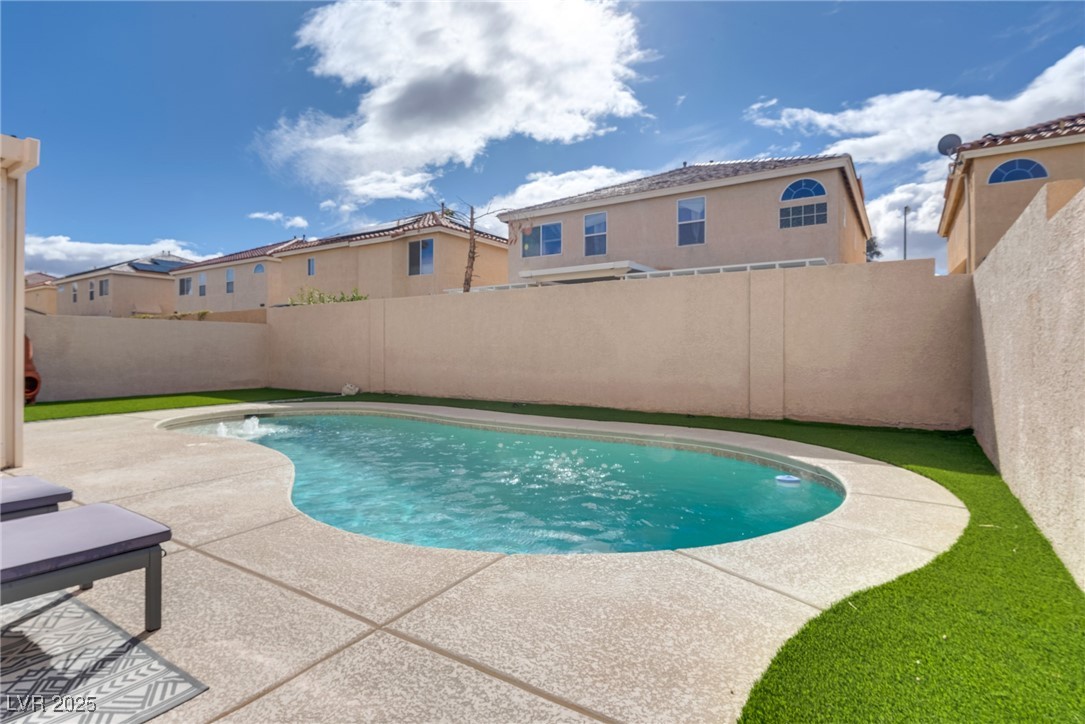 865 Eureka Falls Court, Henderson, Nevada image 9