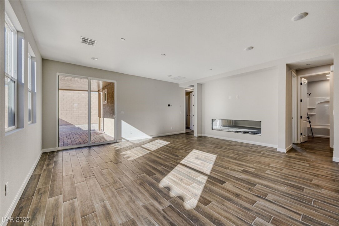 8337 Vanhoy Creek Street