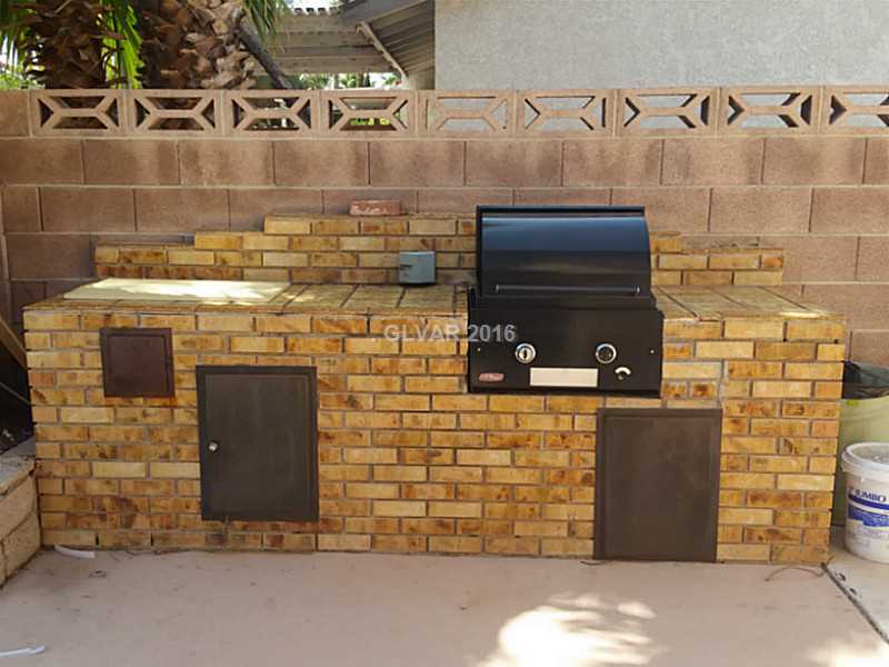 Las Vegas, Nevada 89103, United States, 4 Bedrooms Bedrooms, ,3 BathroomsBathrooms,Residential,Pending,76185