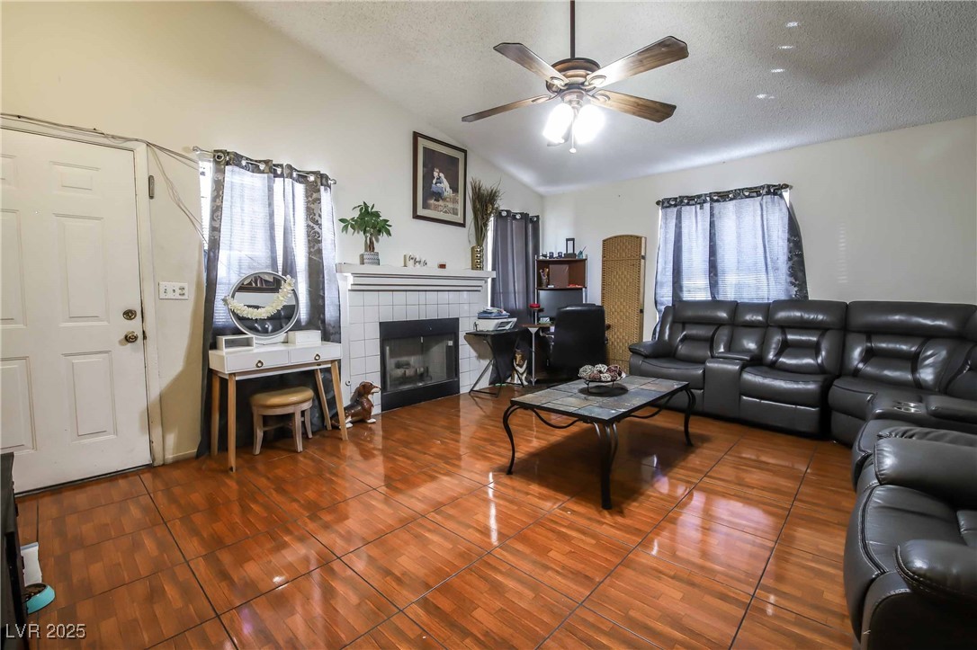 3726 Glow Drive
