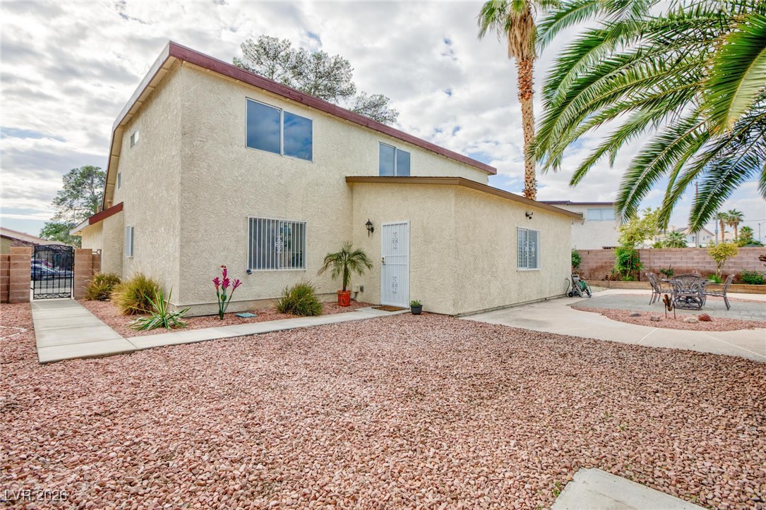 7290 Mountain Moss Drive