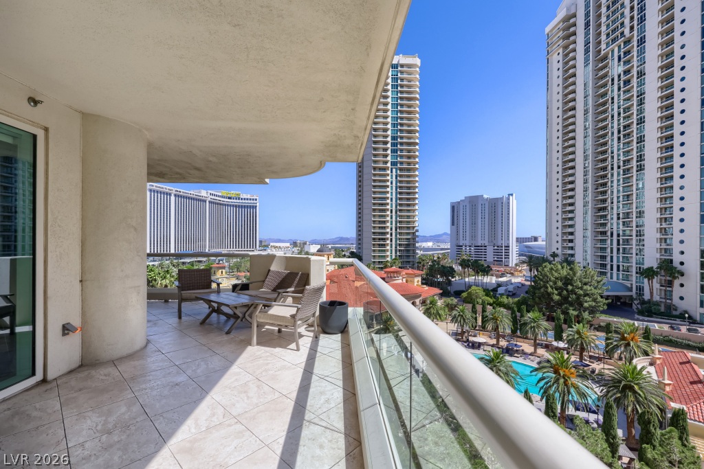 2747 Paradise Road 705
