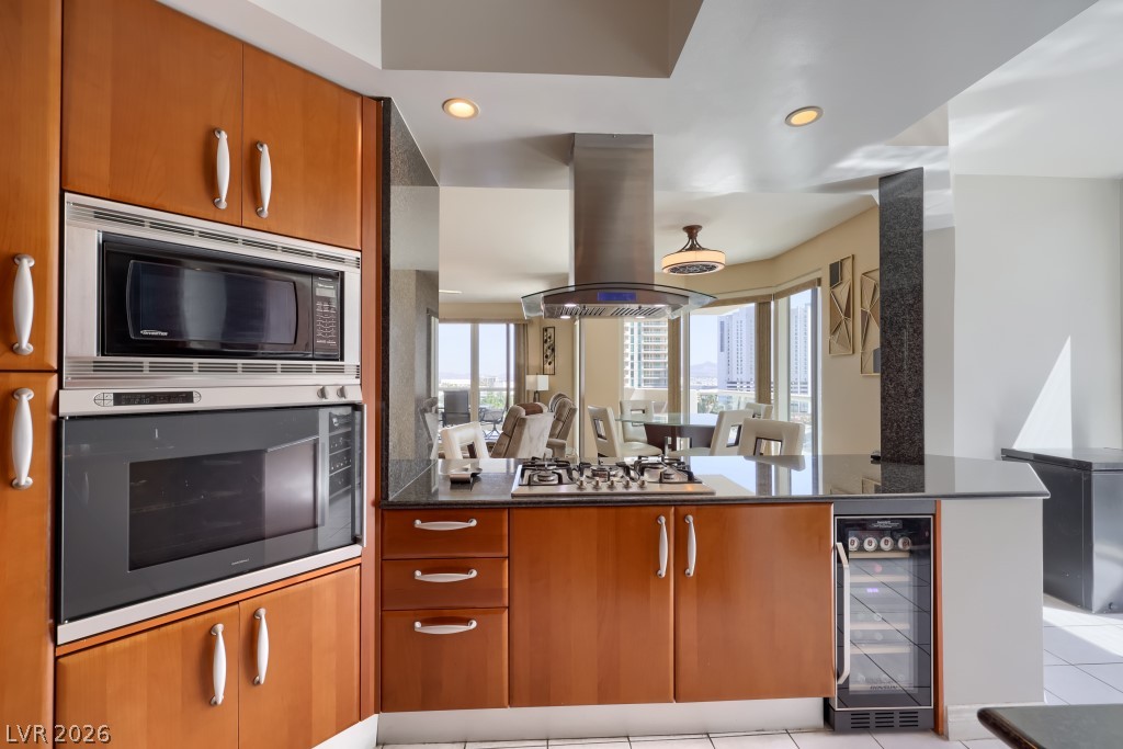 2747 Paradise Road 705