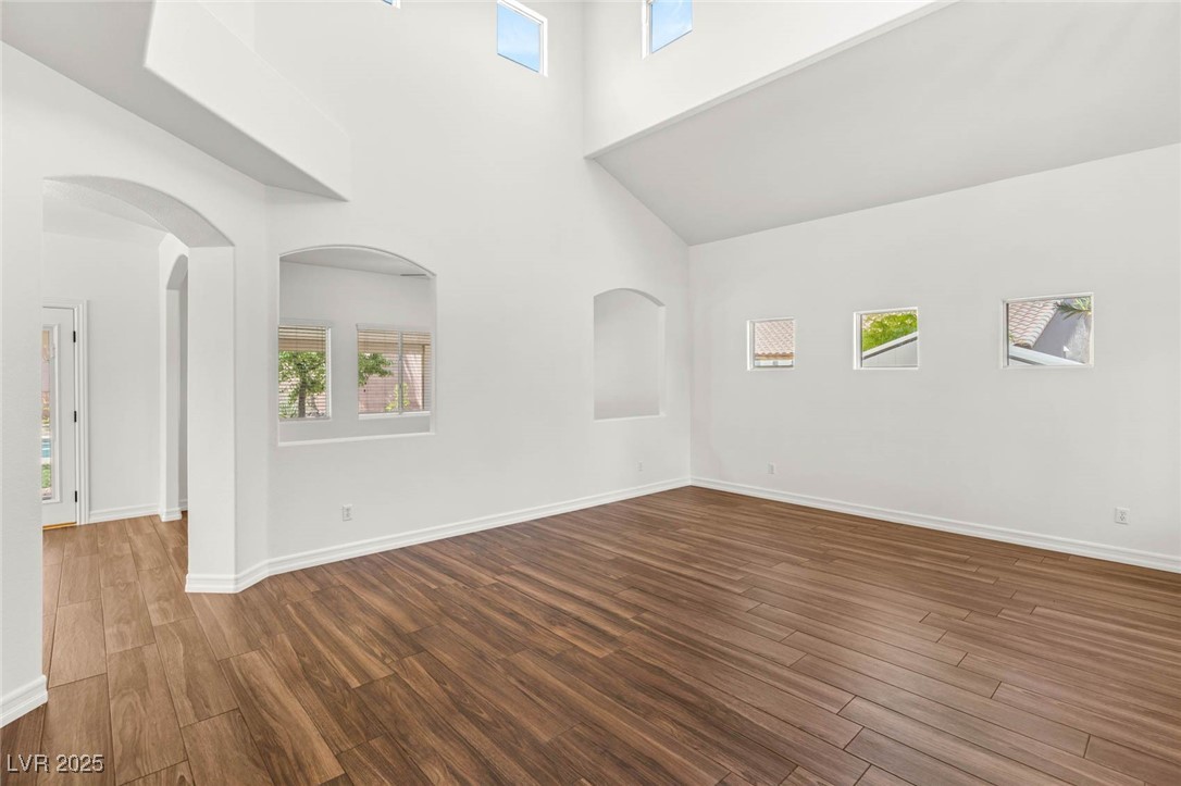 215 Sunlight Peak Street, Henderson, Nevada image 8