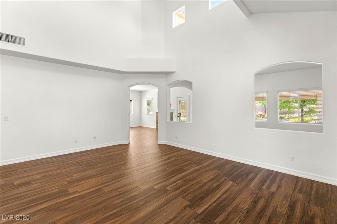 215 Sunlight Peak Street, Henderson, Nevada image 5