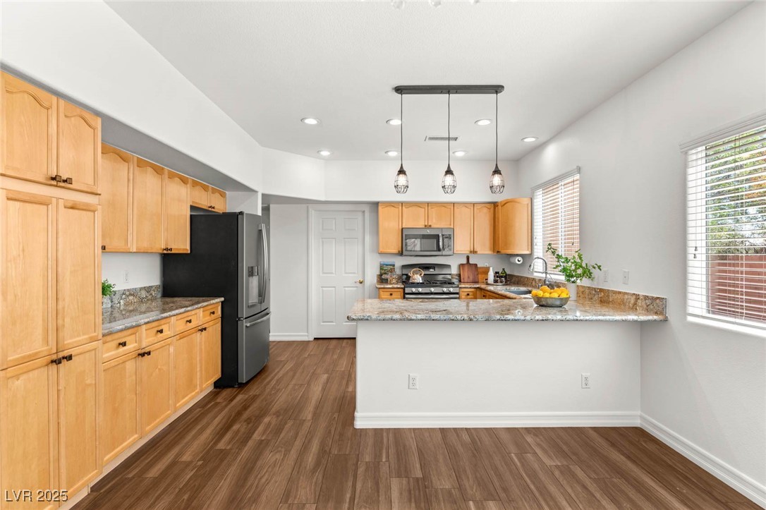 215 Sunlight Peak Street, Henderson, Nevada image 16