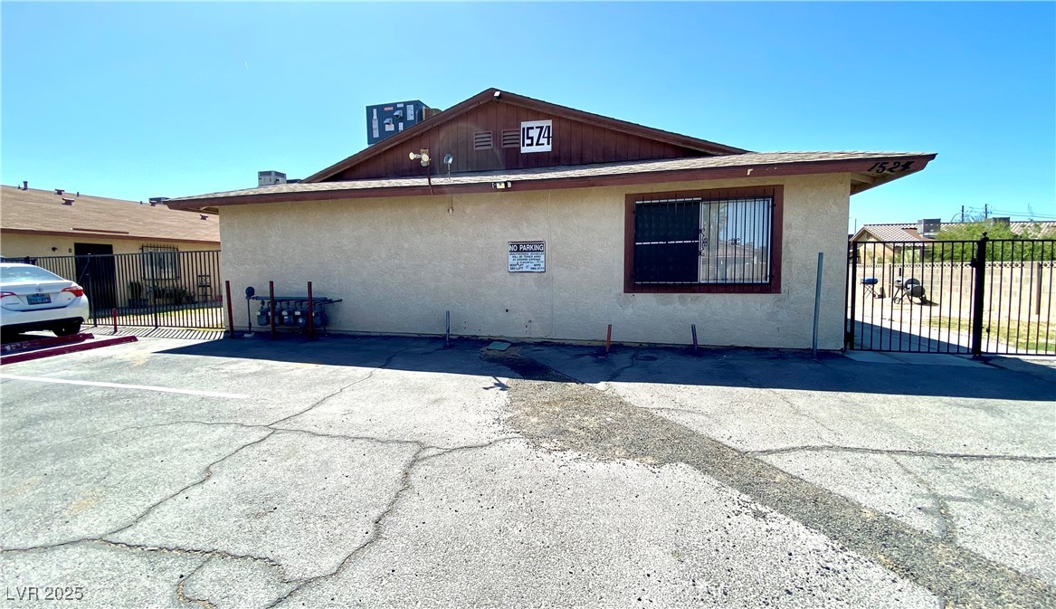 1524 Henry Drive