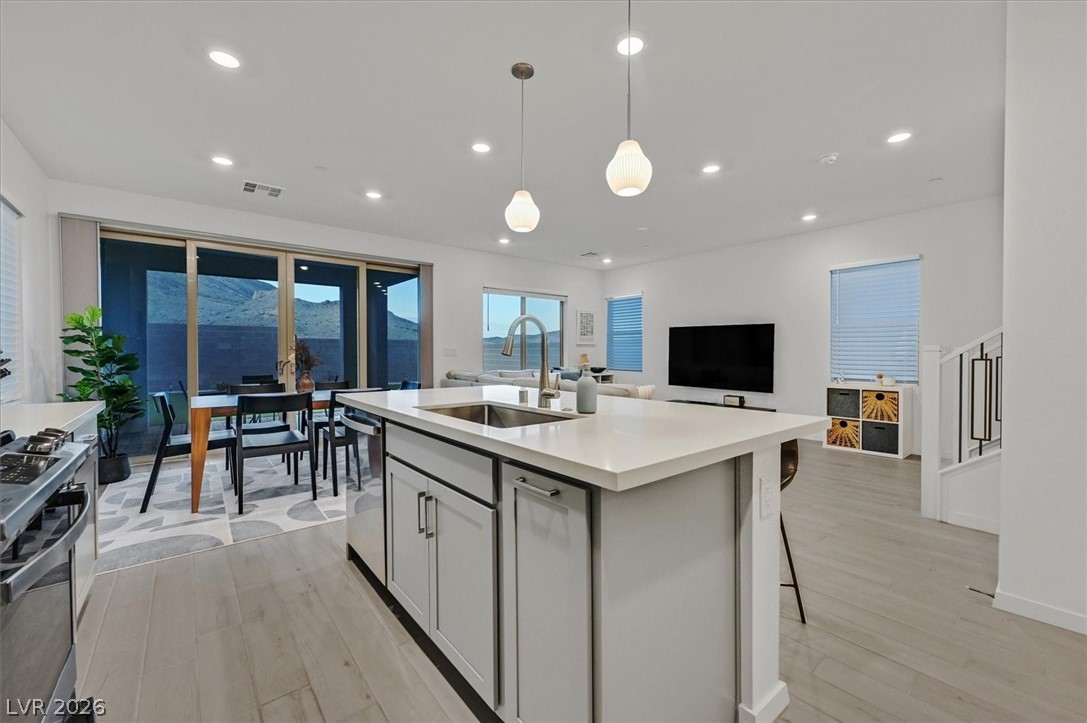 11636 Desert Hollow Avenue