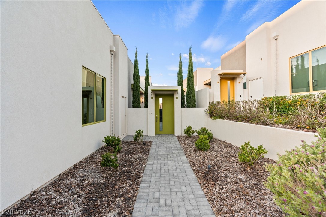 Properties 4 658 Falcon Summit Court