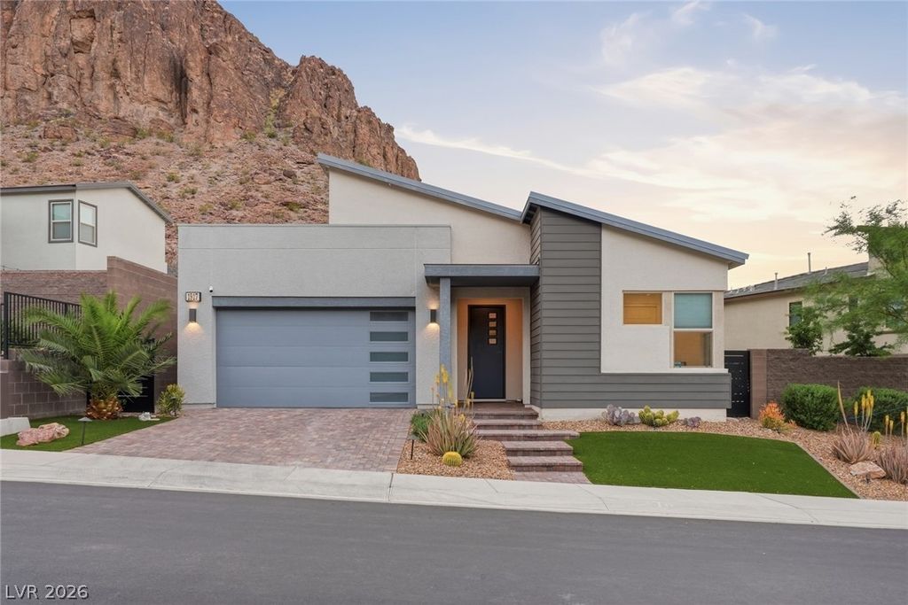 Photo of 1917 Regal Bluff Drive, Henderson, NV 89052 (MLS # 2766928)