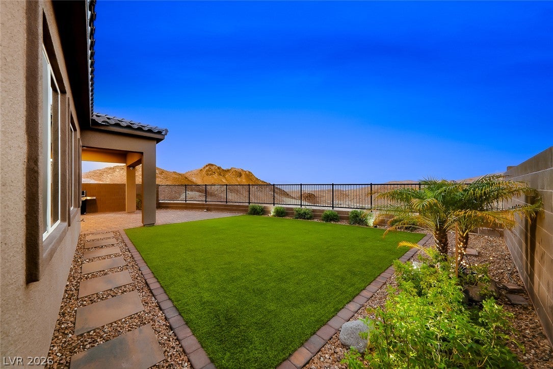 66 Ibiza Lake Drive
