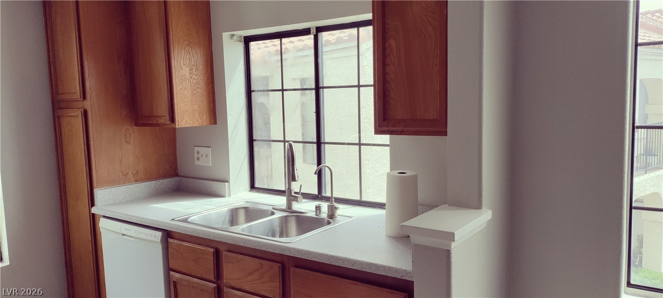 4837 Nara Vista Way 202