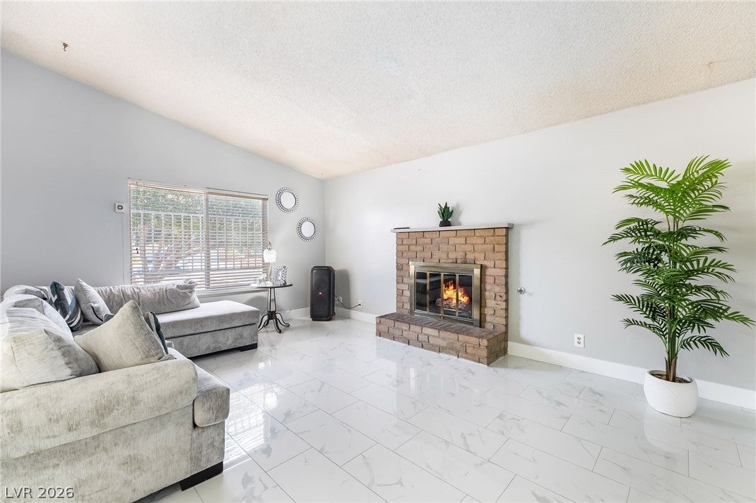 3983 Redwood Street