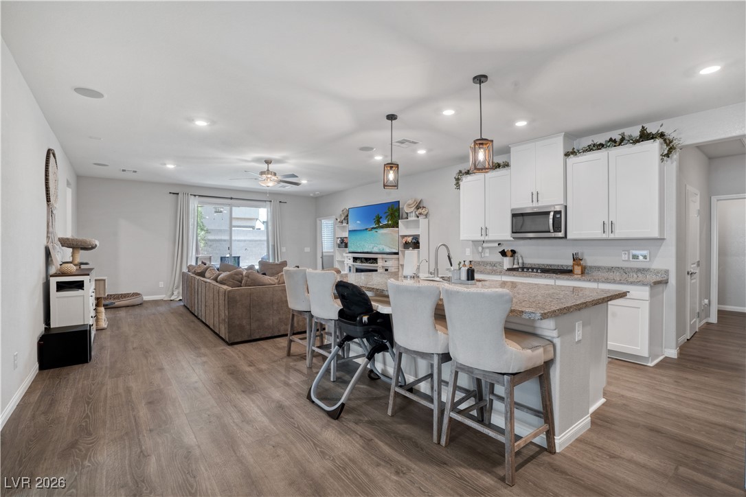 7809 Mazarine Street