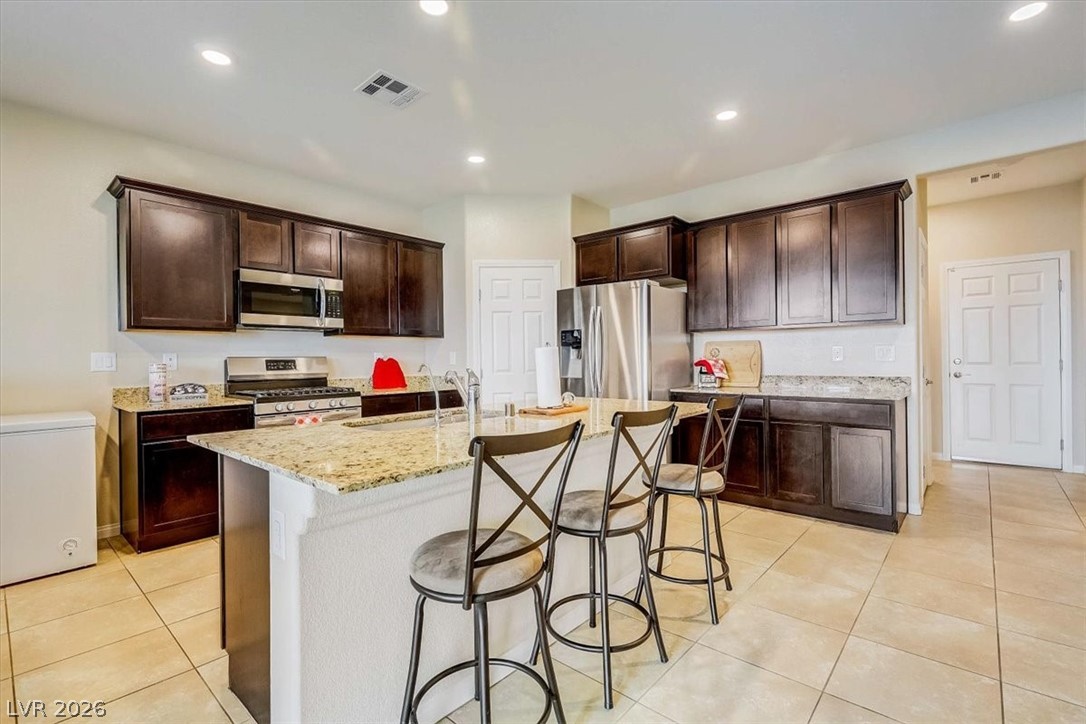 7255 Dazzle Point Street