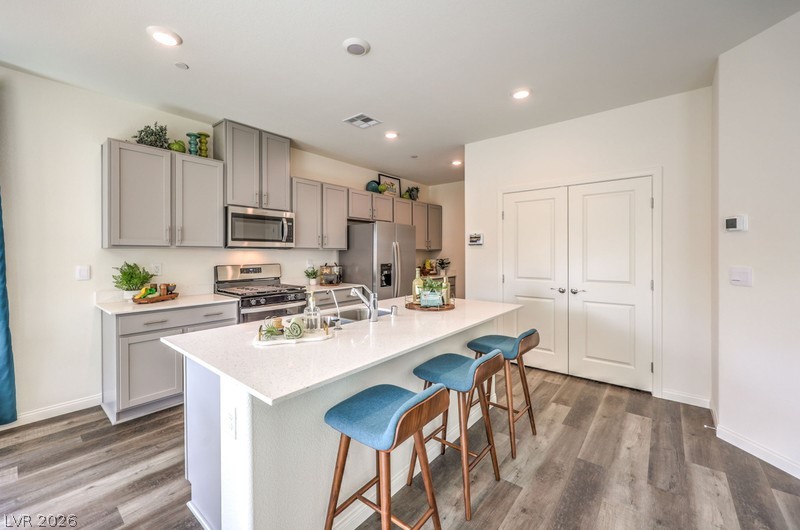 1111 Saffron Toucan Lane
