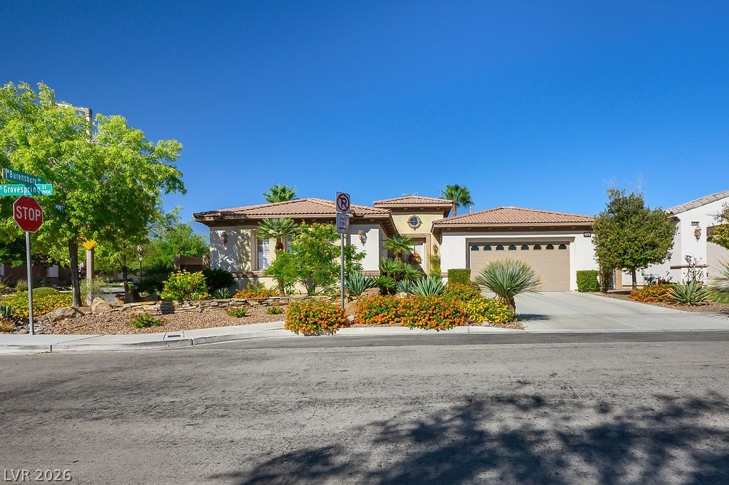 1947 Grovespring Street