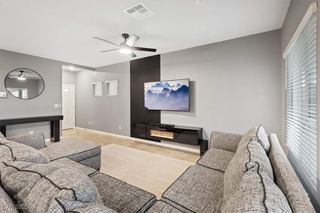 10967 Cambridge Lakes Avenue