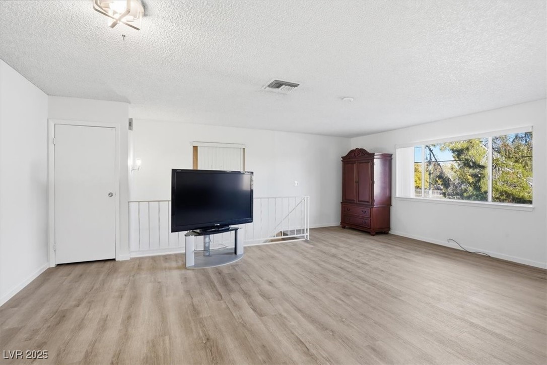 Las Vegas, Nevada 89119, United States, 2 Bedrooms Bedrooms, ,1 BathroomBathrooms,Residential,Active,255045